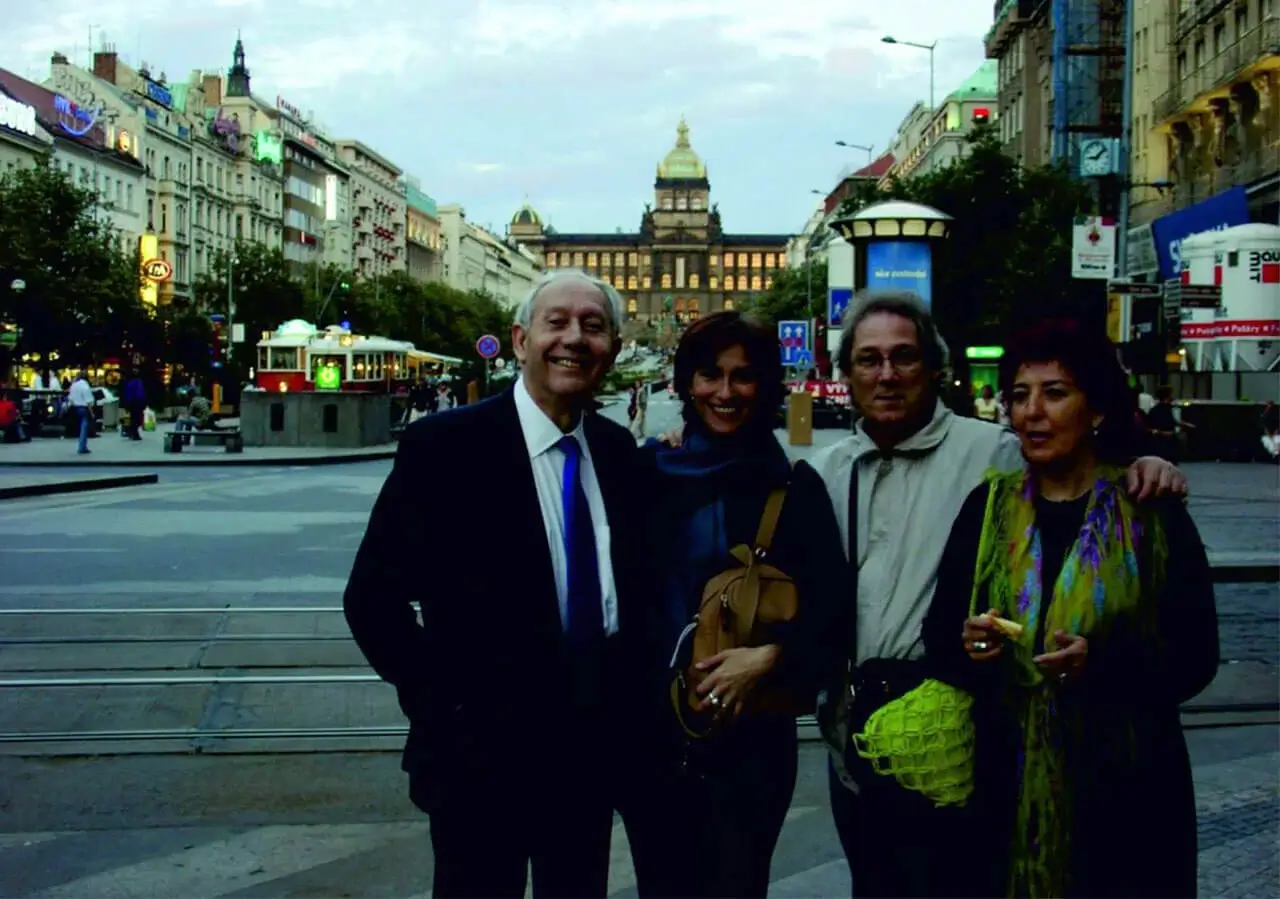 En Praga, con el empresario Roger López, Paloma y Quety